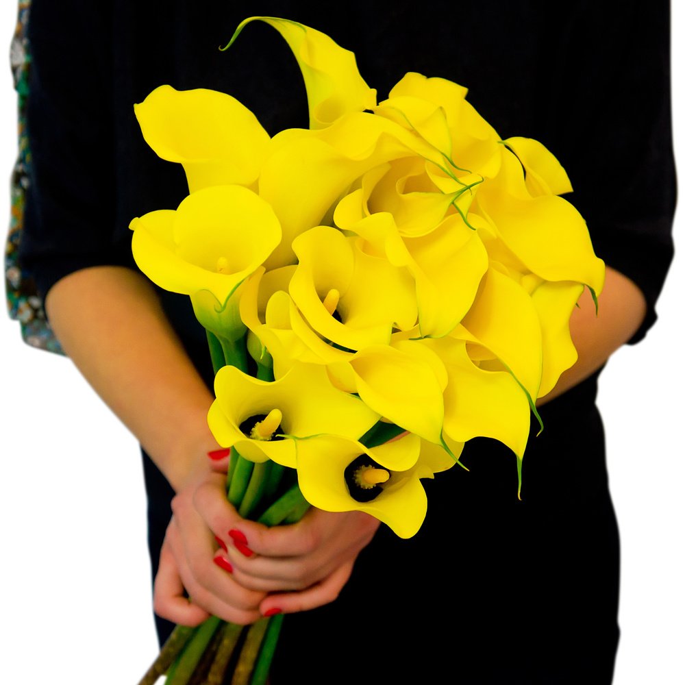 Жёлтые каллы по цене 473 ₽ - купить в RoseMarkt с доставкой по Санкт ...
