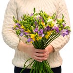 Букет из разноцветных фрезий в Санкт-Петербурге - Фотография 2