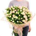 Букет из белых и персиковых кустовых роз в Санкт-Петербурге - Фотография 2