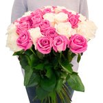 Букет 45 белых и розовых роз в Санкт-Петербурге - Фотография 3