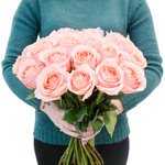 Букет из розовых роз в Санкт-Петербурге - Фотография 6