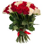 Букет из 65 красных и белых роз в Санкт-Петербурге - Фотография 2