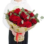 Букет из красных роз и эвкалипта в Санкт-Петербурге - Фотография 2
