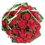 В составе букета аспидистра, гвоздика красная, колоски и красные розы. - Фотография 5