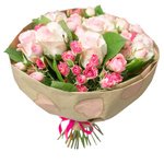 Букет из розовых и кустовых розовых роз в Санкт-Петербурге - Фотография 5