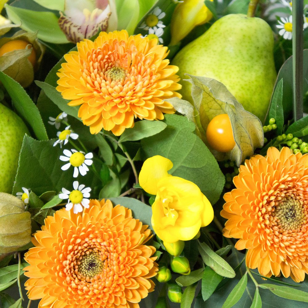 Цветочно-фруктовый букет Дюшес