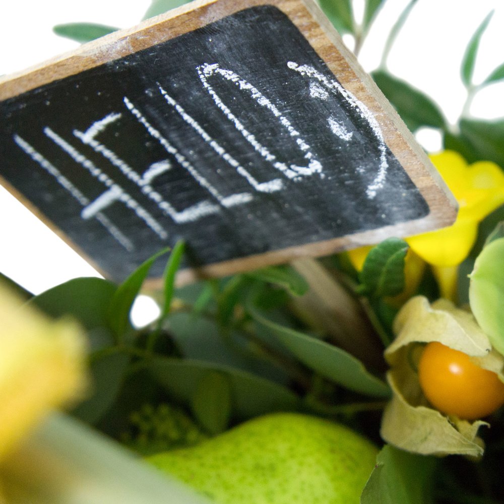 Цветочно-фруктовый букет Дюшес