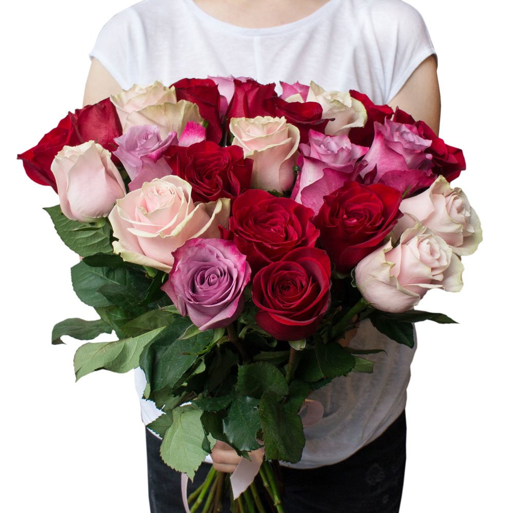 25 красных, розовых и фиолетовых роз по цене 7864 ₽ - купить в RoseMarkt с  доставкой по Санкт-Петербургу
