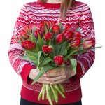 Букет из тюльпанов красных пионовидных в Санкт-Петербурге - Фотография 3