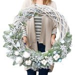 Большой рождественский венок с шариками, хлопком и декором в Санкт-Петербурге - Фотография 3