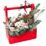 Новогодняя композиция в ящике с конфетами Рафаэлло, гранатом, шариками, шишками и другим декором в Санкт-Петербурге - Фотография 4