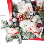 Новогодняя композиция в ящике с конфетами Рафаэлло, гранатом, шариками, шишками и другим декором в Санкт-Петербурге - Фотография 5