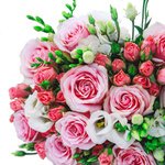 Букет из белых лизиантусов, кустовых светло-розовых роз, розовых роз микс, белых фрезий в Санкт-Петербурге - Фотография 4