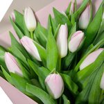 Букет из 31 розового тюльпана в упаковке в Санкт-Петербурге - Фотография 2