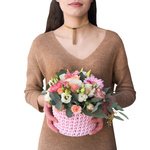 Уютная нежно-розовая композиция в кашпо ручной работы в Санкт-Петербурге - Фотография 2