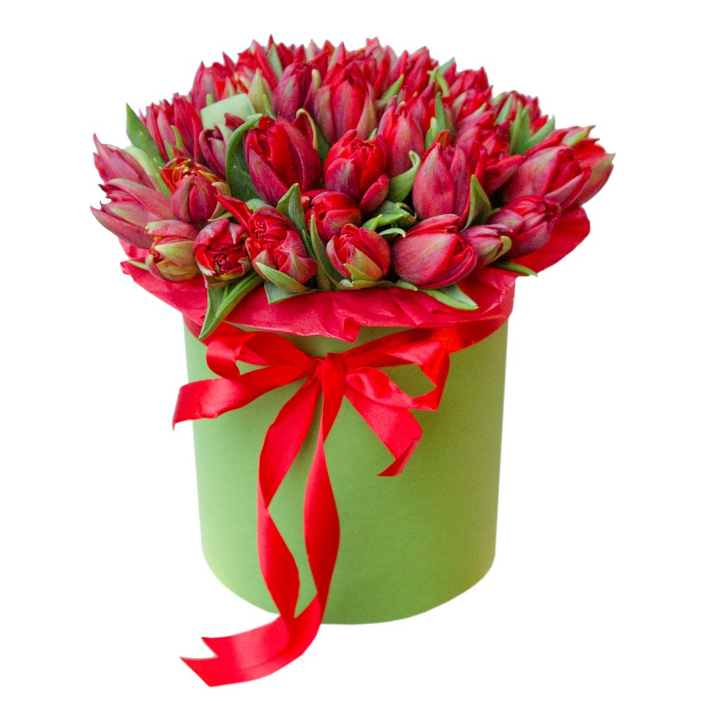 Красные пионовидные тюльпаны в шляпной коробке в Санкт-Петербурге