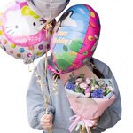 Детский букет из  из гиацинтов, пионовидных тюльпанов и кустовых розовых гвоздик с воздушными шариками в Санкт-Петербурге - Фотография 2