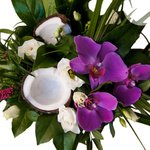 Композиция в шляпной коробке с кокосом и орхидеями в Санкт-Петербурге - Фотография 4