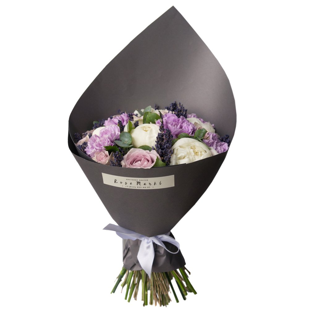 Пи: белые пионы, сиреневые розы и гвоздики, лаванда