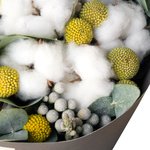 Букет из хлопка, брунии, краспедии и эвкалипта в стильной упаковке в Санкт-Петербурге - Фотография 5