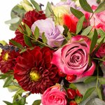 Георгины, кустовые розовые розы, лунные гвоздики, фиолетовые розы и лаванда в шляпной коробке в Санкт-Петербурге - Фотография 3 Георгины, кустовые розовые розы, лунные гвоздики, фиолетовые розы и лаванда в шляпной коробке в Санкт-Петербурге - Фотография 3