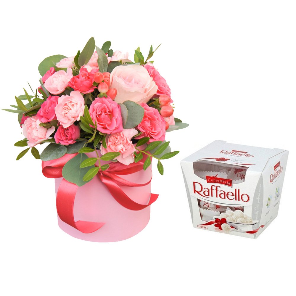 Малышка Шерри: цветы в коробке с конфетами Рафаэлло по цене 5448 ₽ - купитьв RoseMarkt с доставкой по Санкт-Петербургу