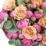 Пионовидные розы Мисти Бабблз и розы Капучино и эвкалиптом в упаковке в Санкт-Петербурге - Фотография 4