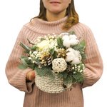 Уютная новогодняя композиция в кашпо ручной работы в Санкт-Петербурге - Фотография 1