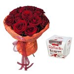 15 красных роз в дизайнерской упаковке с конфетами Рафаэлло в Санкт-Петербурге - Фотография 1