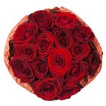 15 красных роз в дизайнерской упаковке с конфетами Рафаэлло в Санкт-Петербурге - Фотография 5