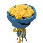 11 жёлтых роз в дизайнерской упаковке с конфетами Рафаэлло в Санкт-Петербурге - Фотография 2