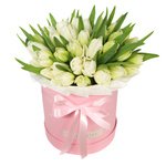 Шляпная коробка с белыми тюльпанами в Санкт-Петербурге - Фотография 1