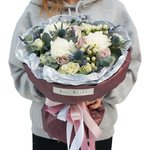 Букет из розы Морнинг Дью, гвоздик, лаванды, ягодок гиперикума и эрингиума в стильной упаковке в Санкт-Петербурге - Фотография 5 Букет из розы Морнинг Дью, гвоздик, лаванды, ягодок гиперикума и эрингиума в стильной упаковке в Санкт-Петербурге - Фотография 5