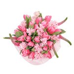 Розовые тюльпаны и гиацинты в бархатной шляпной коробке в Санкт-Петербурге - Фотография 4