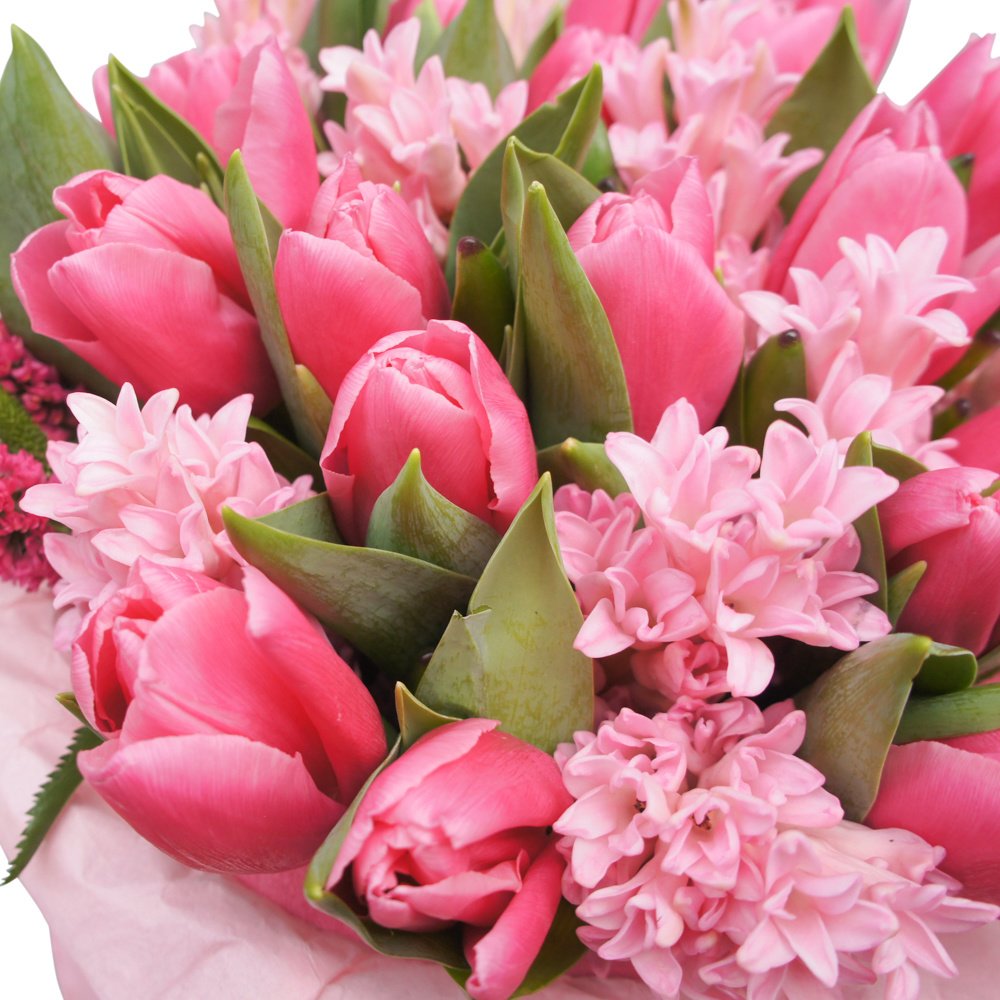 Мадлен: большой букет розовых тюльпанов с гиацинтами
