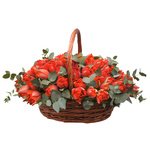 Красные пионовидные тюльпаны с эвкалиптом в корзинке в Санкт-Петербурге - Фотография 2