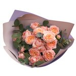 Пионовидные кустовые розы Джульетта с эвкалиптом в упаковке в Санкт-Петербурге - Фотография 2