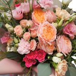 Букет в корейском стиле с пионовидной кустовой розой Джульетта в Санкт-Петербурге - Фотография 2