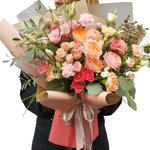 Букет в корейском стиле с пионовидной кустовой розой Джульетта в Санкт-Петербурге - Фотография 5