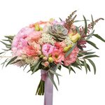 Букет невесты с розовыми пионами, розовой гортензией, лизиантусом и суккулентом в Санкт-Петербурге - Фотография 1