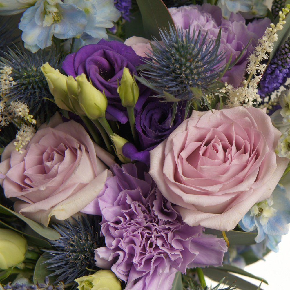 Номер 23: с розами Морнинг Дью, дельфиниумом и лавандой