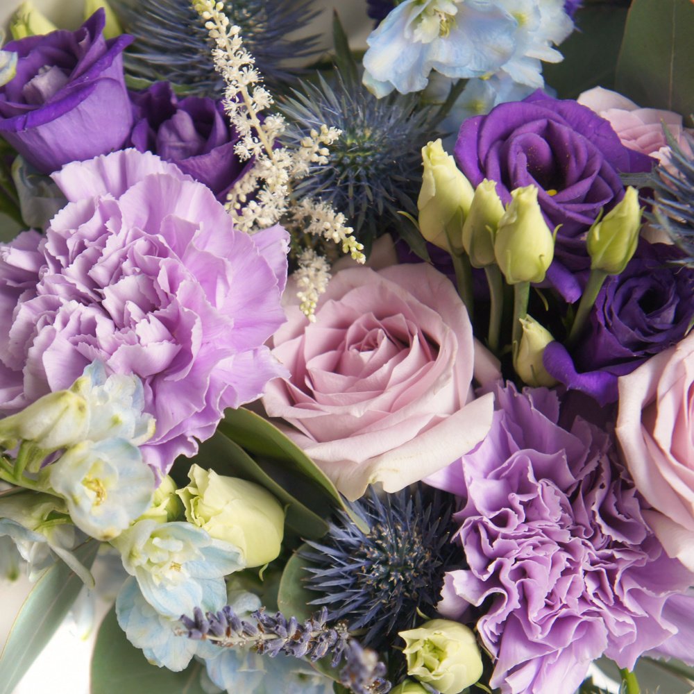 Номер 23: с розами Морнинг Дью, дельфиниумом и лавандой