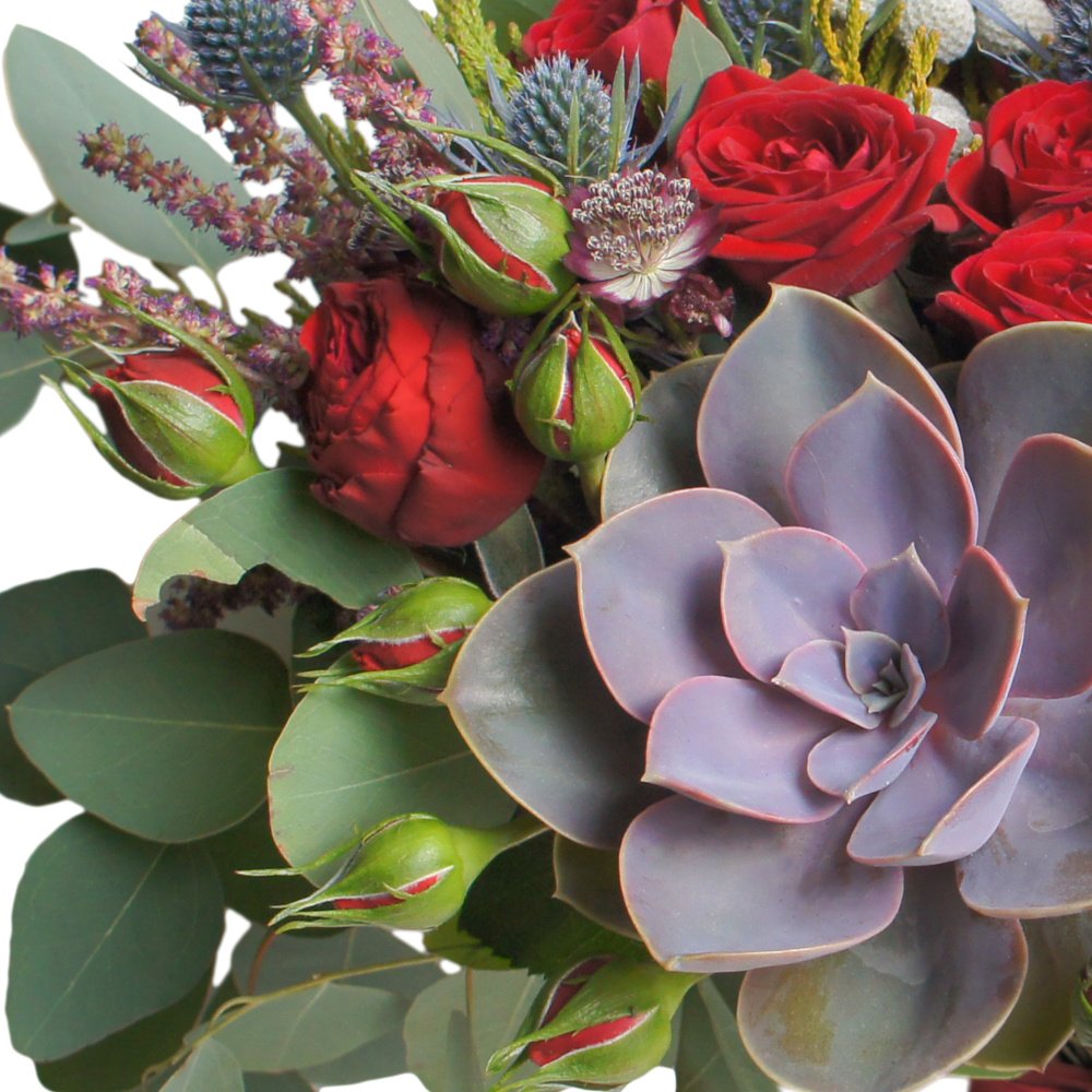 Номер 20: с бордовыми пионами, пионовидными розами и суккулентом