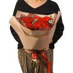 Букет 9 пионовидных роз Рэд Ай с листьями эвкалипта в Санкт-Петербурге - Фотография 2