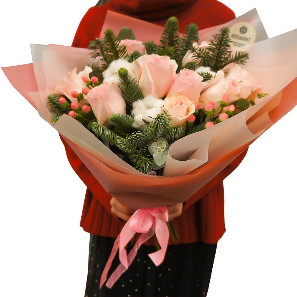 Подарок: 9 розовых роз с еловыми ветвями