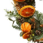 Рождественский венок из живых еловых веток и сушеных апельсинов в Санкт-Петербурге - Фотография 3