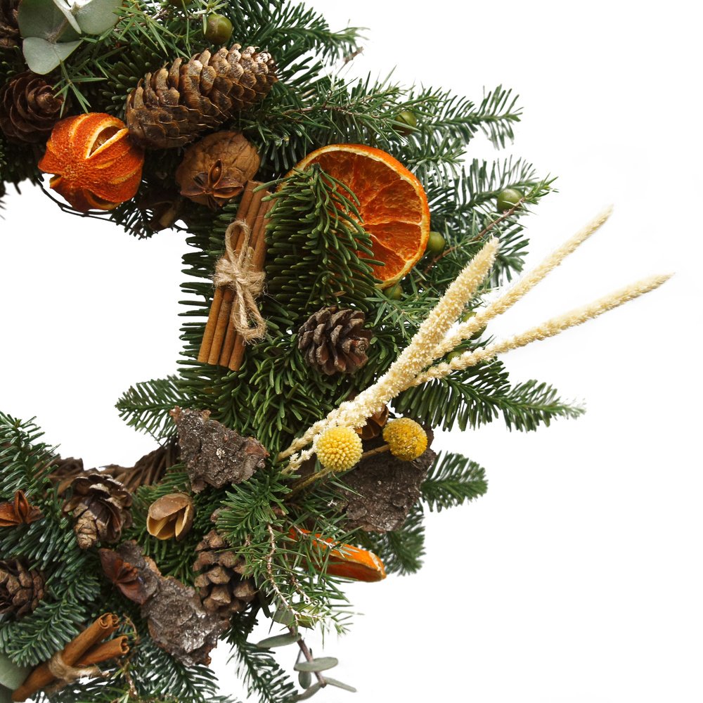 Рождественский венок №17: из еловых веток и сушеных апельсинов