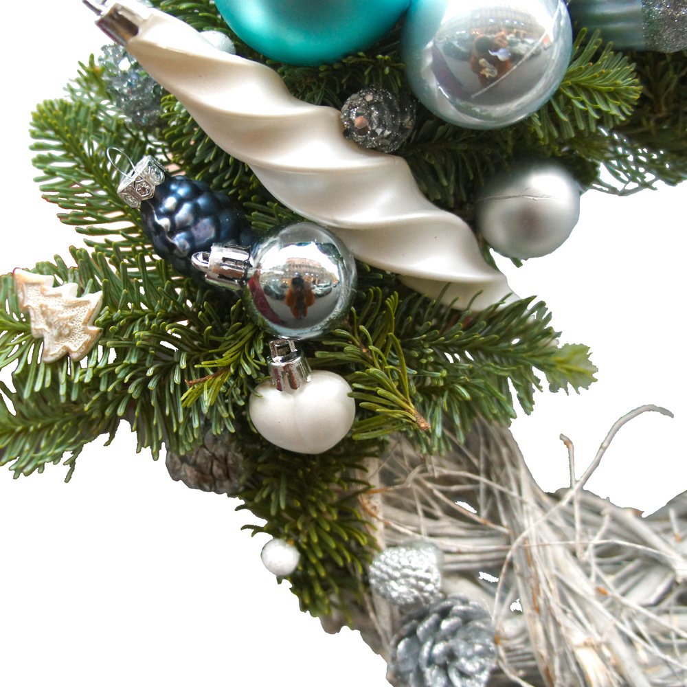 Рождественский венок №18: в скандинавском стиле с шариками