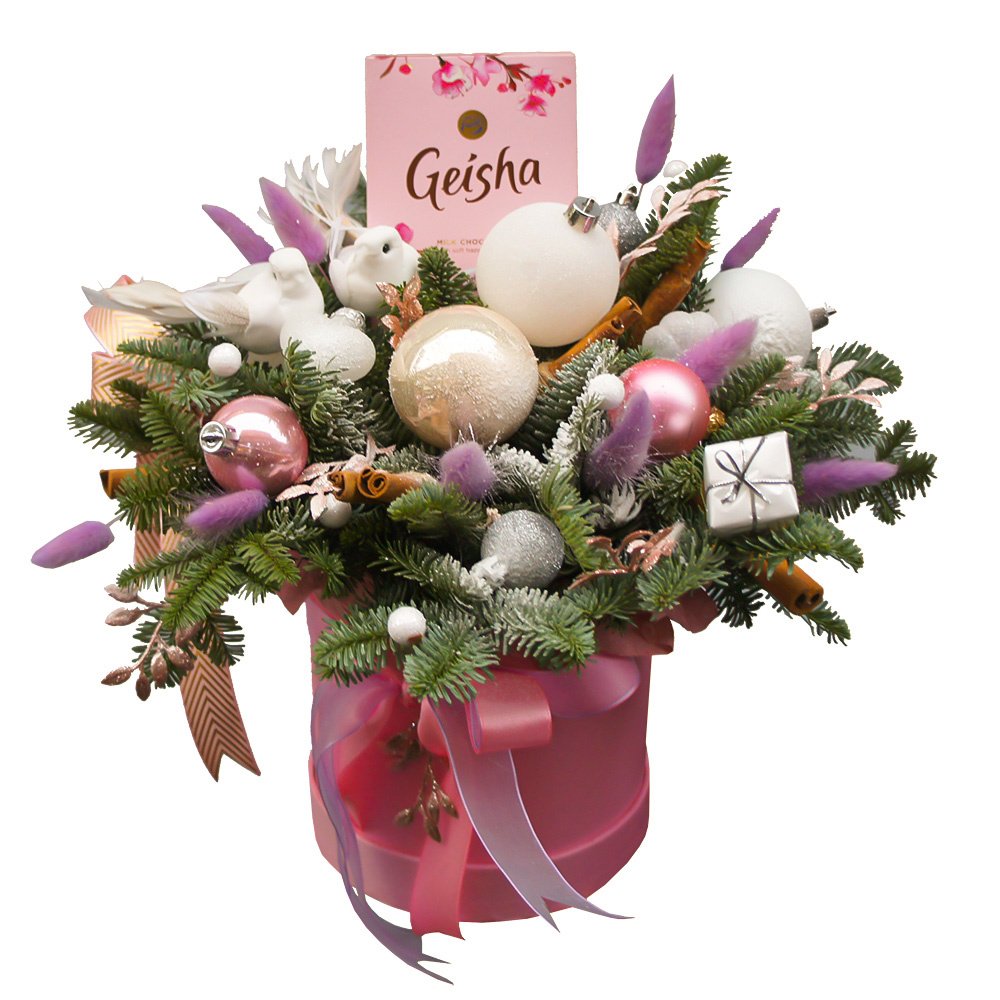 Гретта: новогодний подарок с еловыми ветками