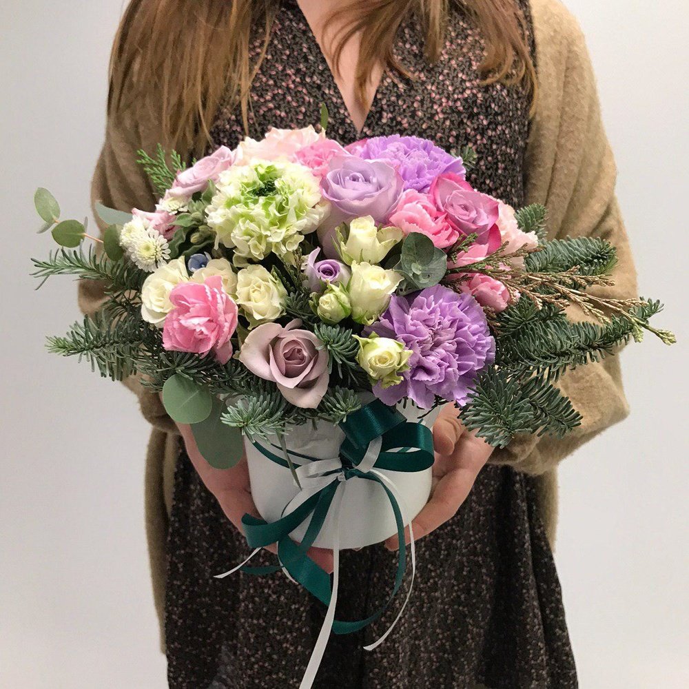 Цветы в шляпной коробке из нашего Инстаграма в Санкт-Петербурге